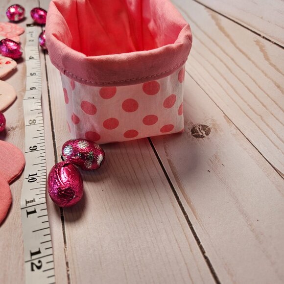 Pink and Polka dot Fabric basket with 8 Refillable Fabric Easter Eggs - Homemade - Picture 8 of 12